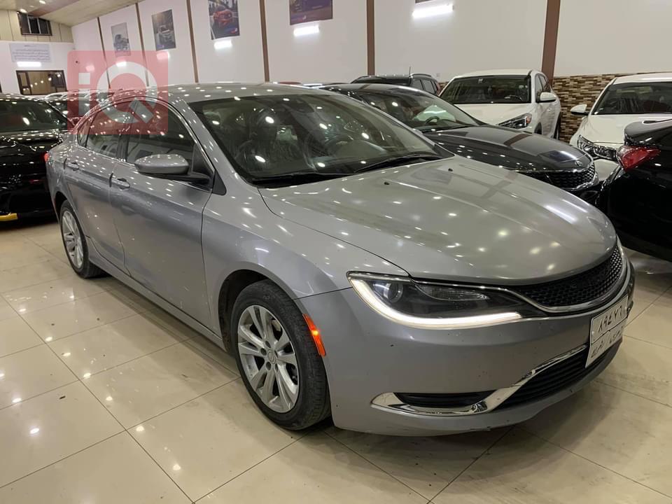 Chrysler 200